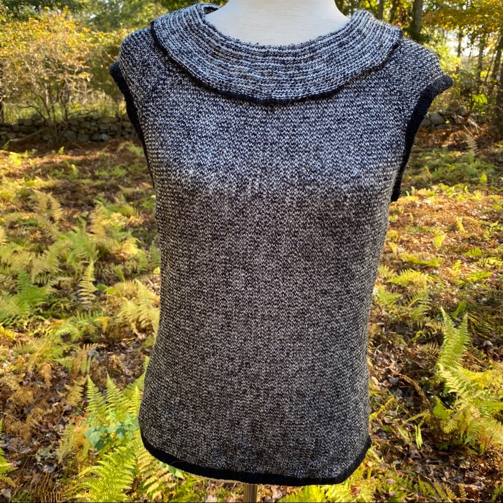 ETCETERA KNIT TOP SWEATER BLACK WHITE COLLAR Size M